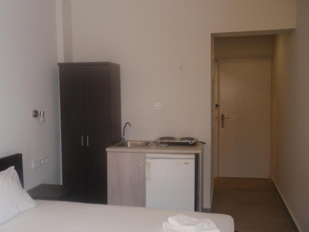 Hotel Banbus Loutra Edipsou  Extérieur photo