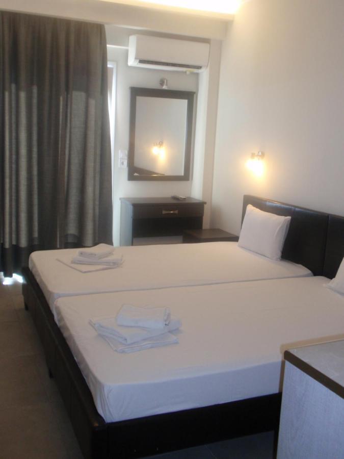 Hotel Banbus Loutra Edipsou  Extérieur photo