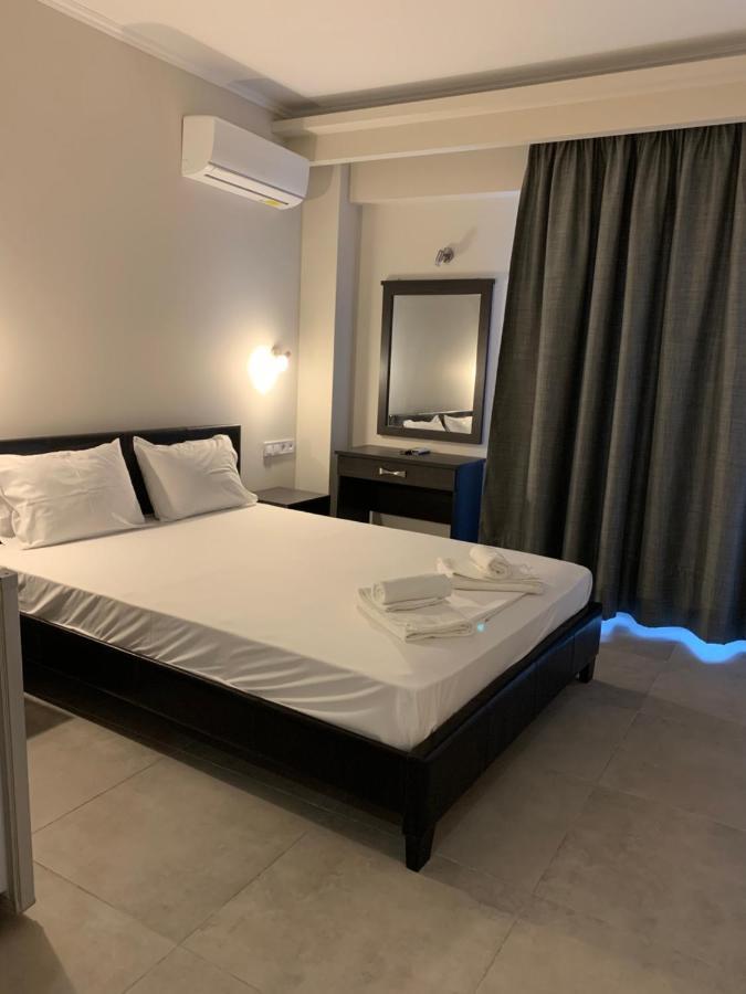 Hotel Banbus Loutra Edipsou  Extérieur photo