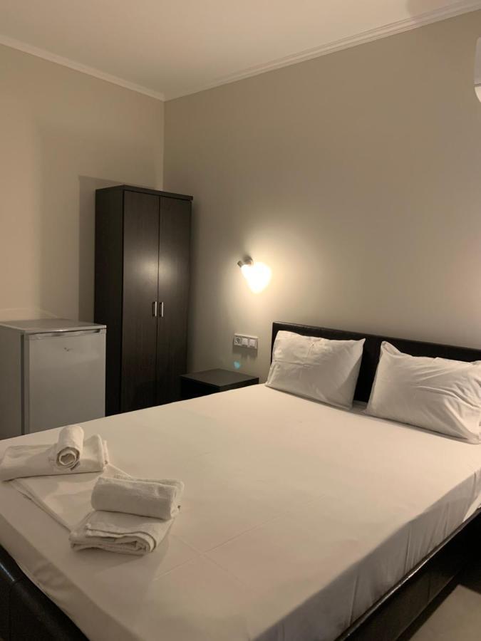 Hotel Banbus Loutra Edipsou  Extérieur photo