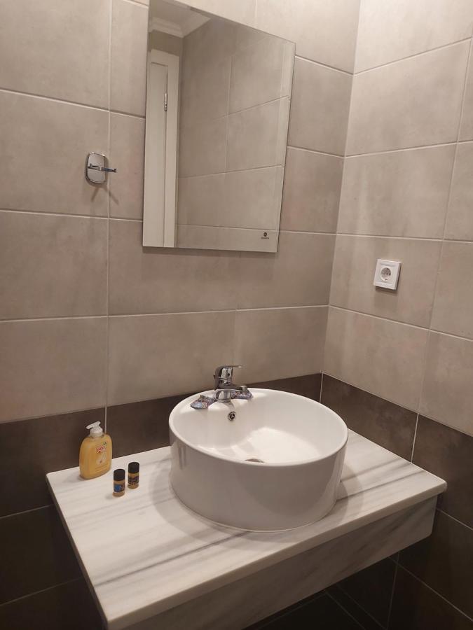 Hotel Banbus Loutra Edipsou  Extérieur photo