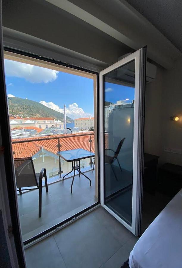 Hotel Banbus Loutra Edipsou  Extérieur photo