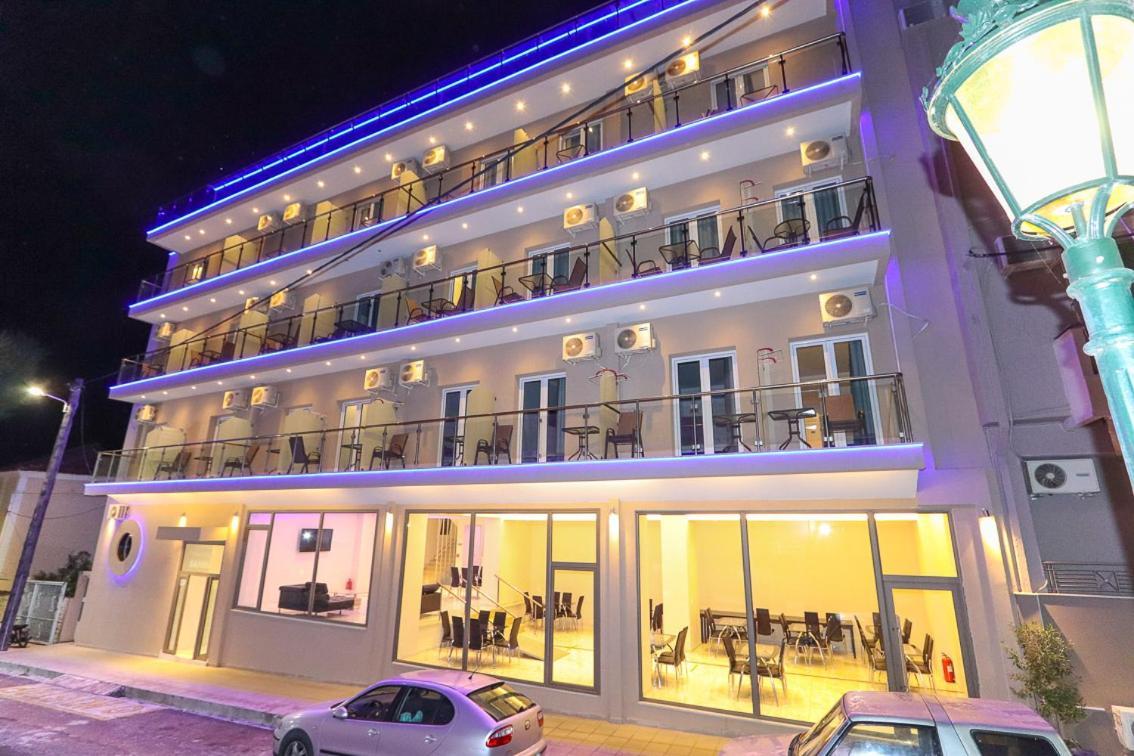 Hotel Banbus Loutra Edipsou  Extérieur photo