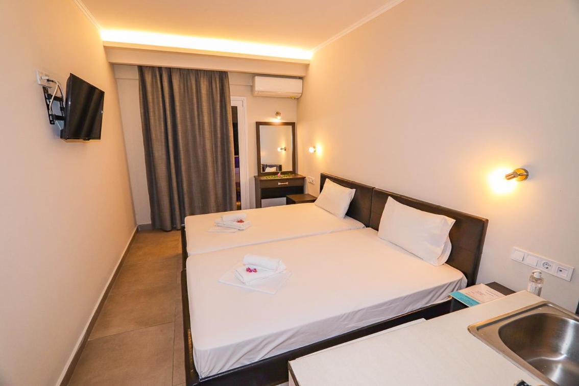 Hotel Banbus Loutra Edipsou  Extérieur photo