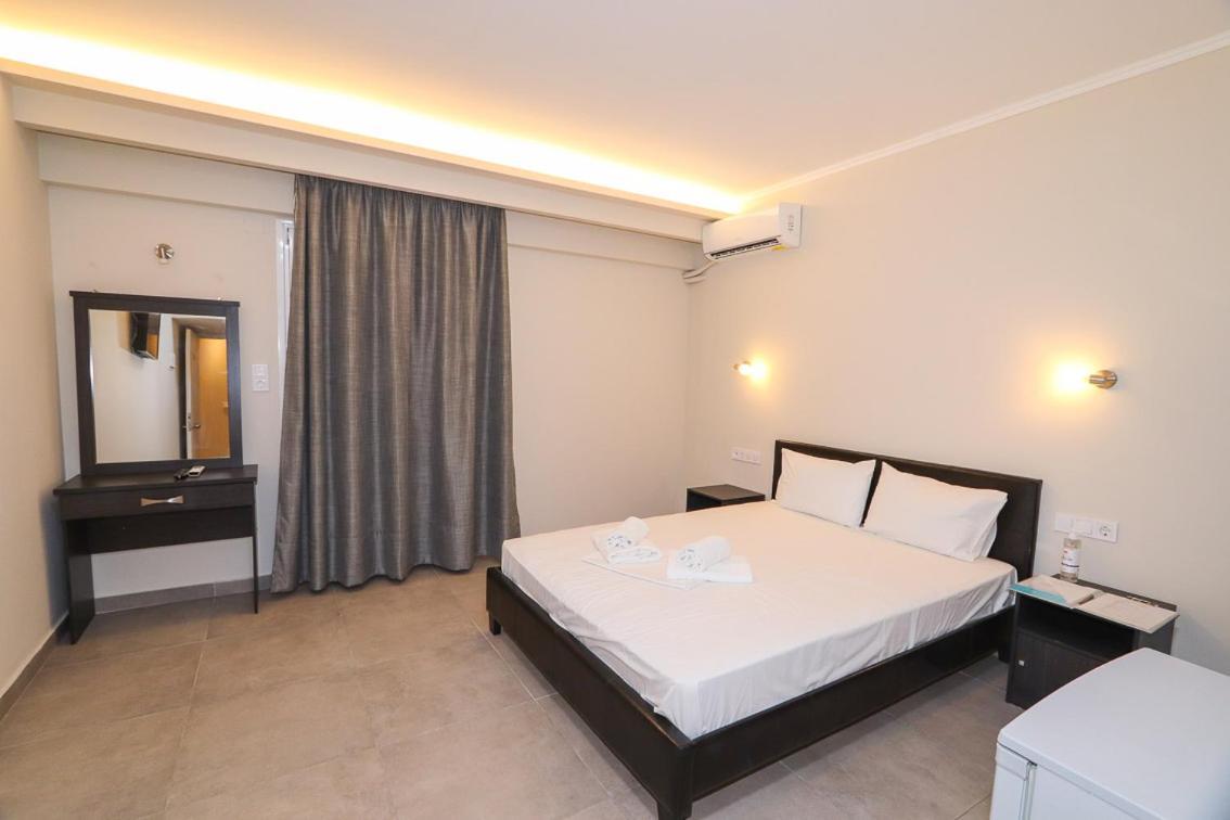 Hotel Banbus Loutra Edipsou  Extérieur photo