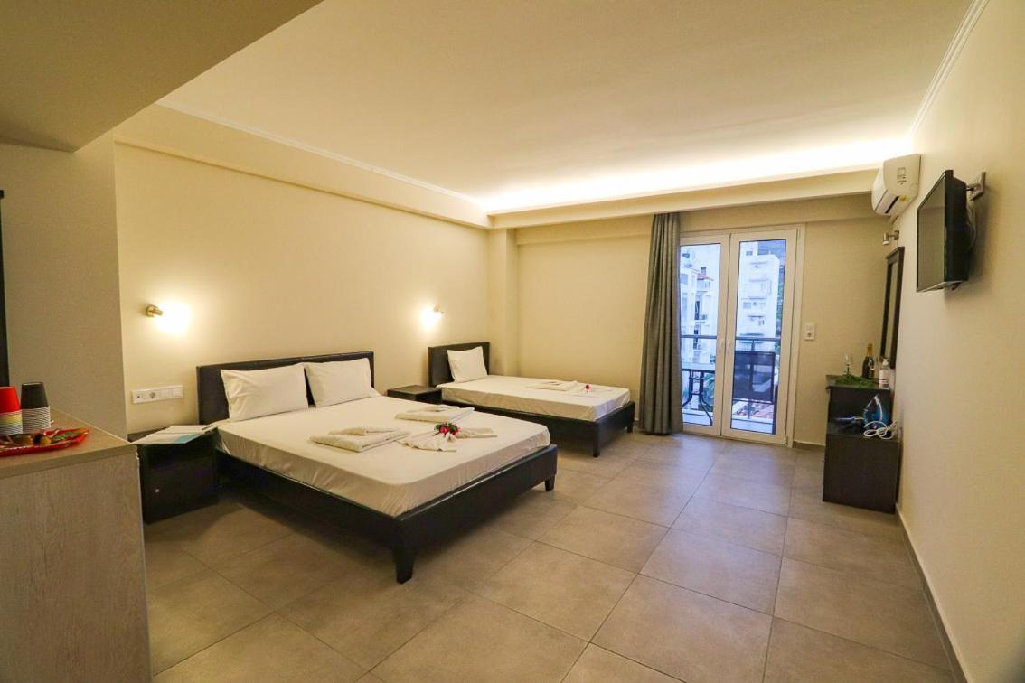 Hotel Banbus Loutra Edipsou  Extérieur photo