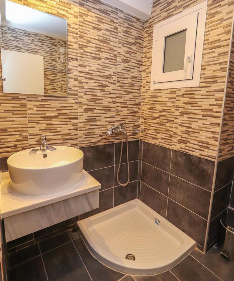 Hotel Banbus Loutra Edipsou  Extérieur photo