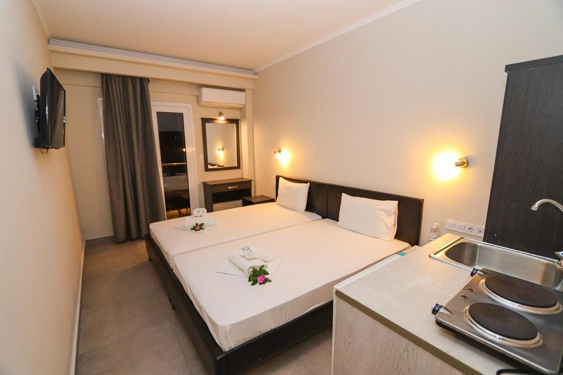 Hotel Banbus Loutra Edipsou  Extérieur photo