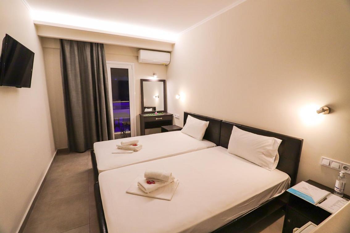 Hotel Banbus Loutra Edipsou  Extérieur photo